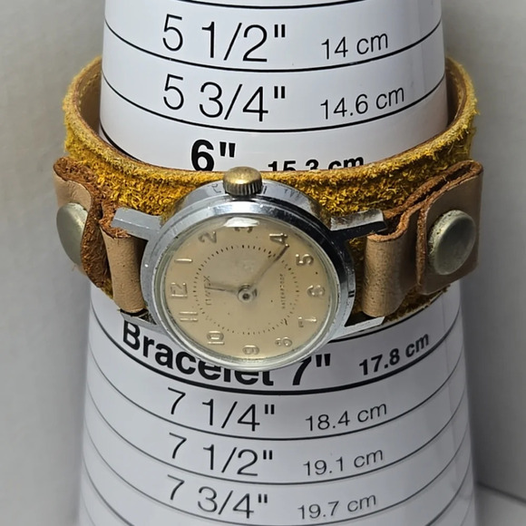 Womens Vintage Rare Timex Sportster Manual Wind Dustproof Watch Keeps Time - Picture 6 of 11